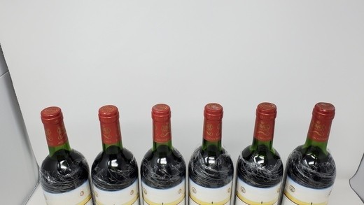 Mouton 1983